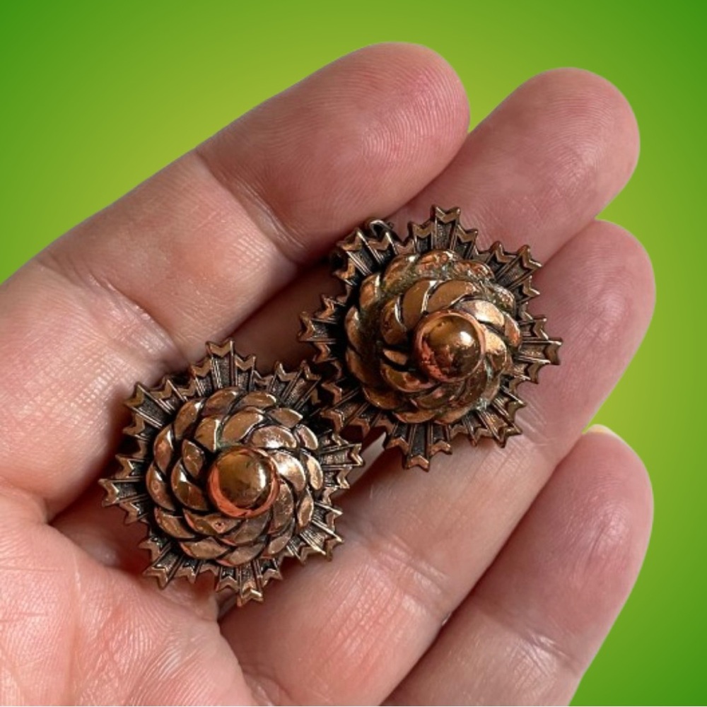 🚨🚨🚨🚨FINAL SALE!!!!🚨🚨🚨🚨 Vintage high profile copper knotted flower clip earrings